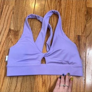 Fabletics Oasis Twist Front Sports Bra
